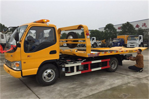 班玛哪里有拖车服务