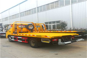 班玛附近拖车救援搭电