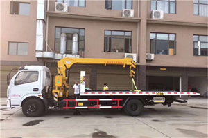 班玛附近汽车轮胎更换