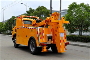 班玛高速路拖车费