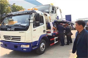 班玛汽车道路救援拖车价格